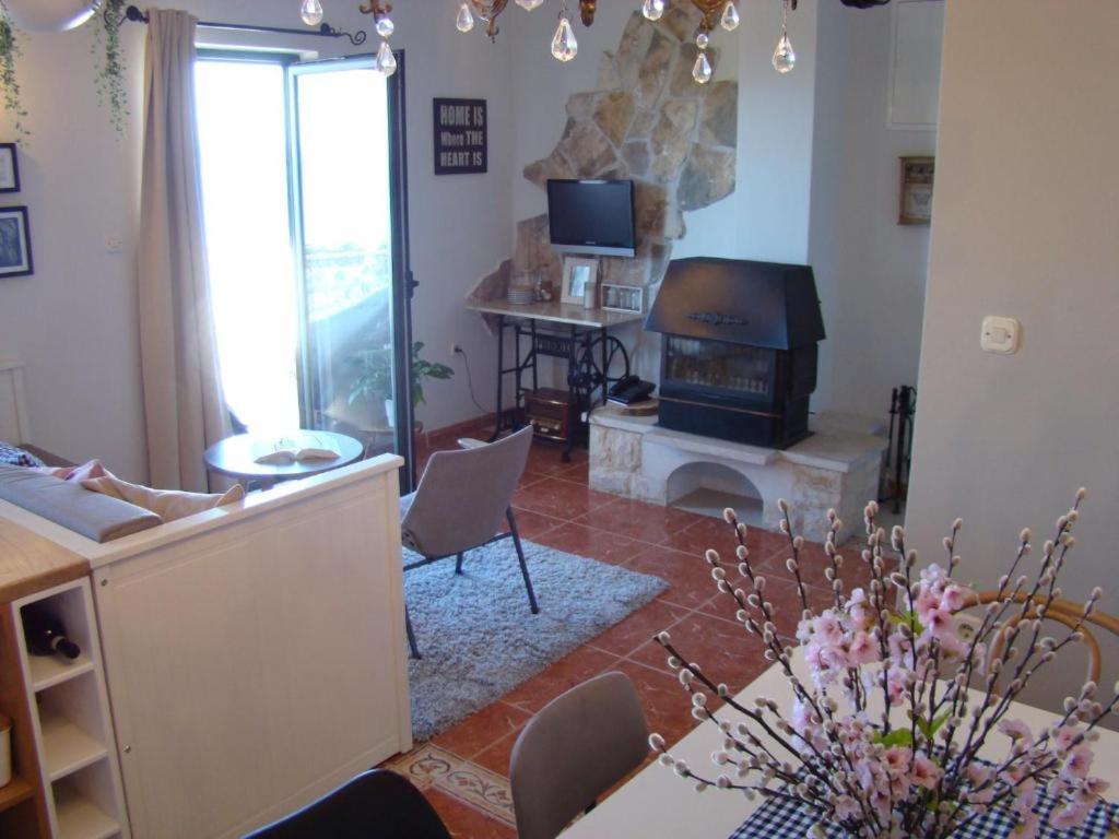 Holliday Home Alida With Jacuzzi Podgora Zewnętrze zdjęcie