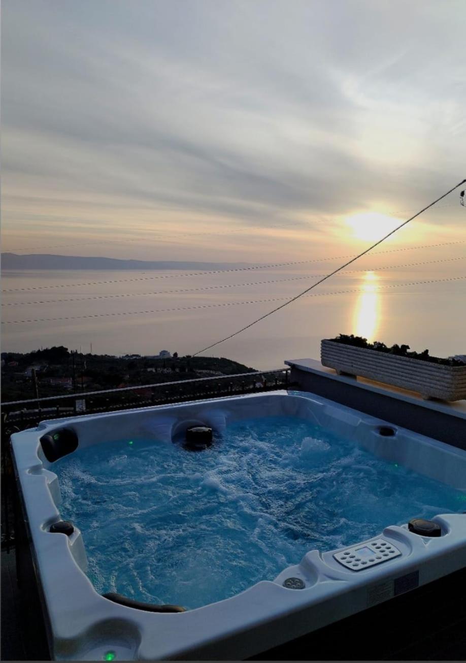 Holliday Home Alida With Jacuzzi Podgora Zewnętrze zdjęcie