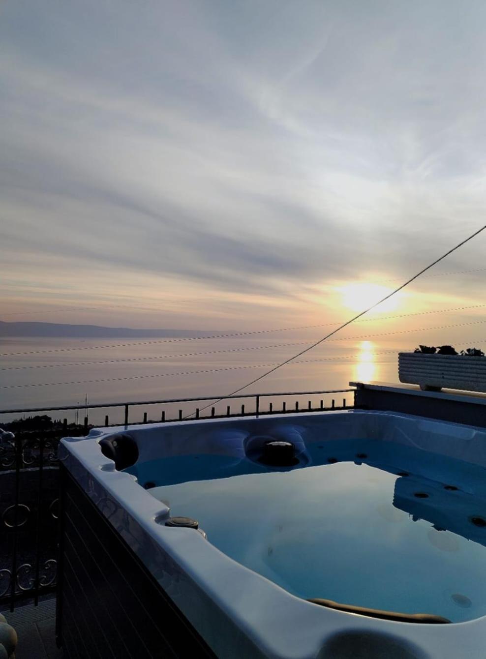 Holliday Home Alida With Jacuzzi Podgora Zewnętrze zdjęcie